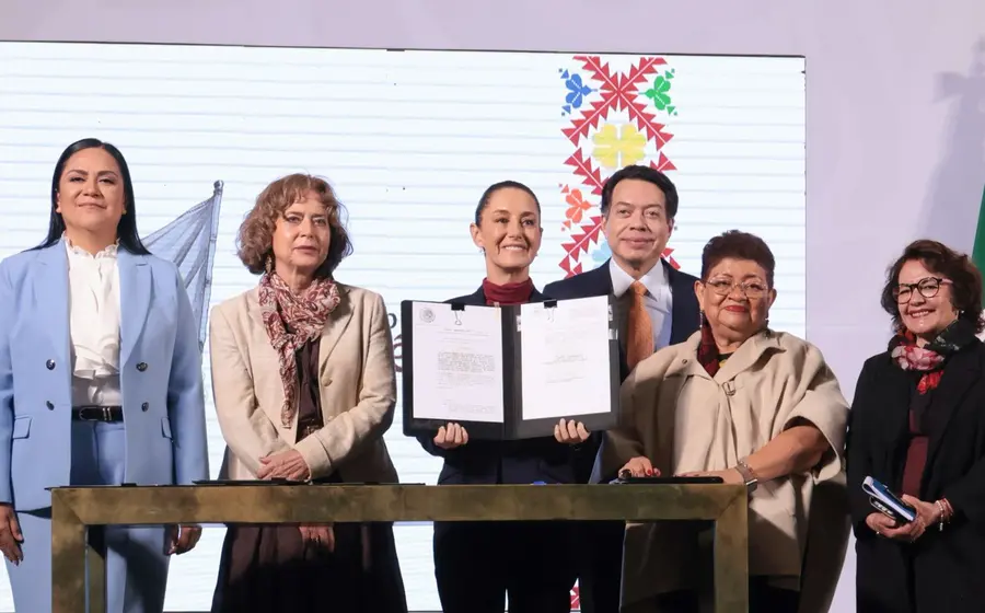 La titular del Ejecutivo Federal firmó el decreto que eleva a rango constitucional los Programas del Bienestar. 