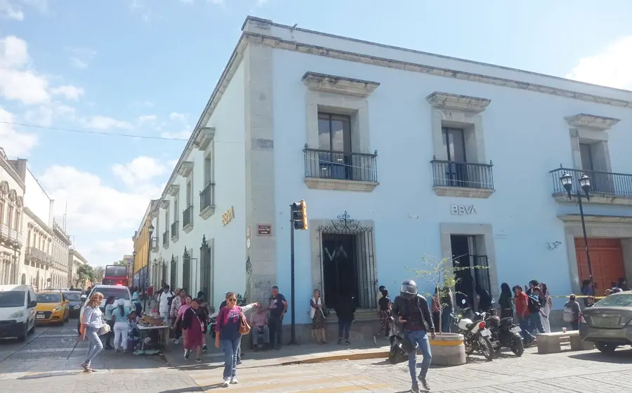 Un supuesto robo ocurrió en el banco Bancomer ubicado en el centro histórico de la ciudad capital.