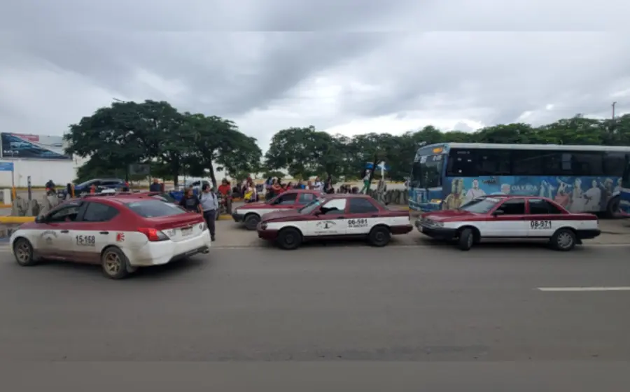  El ataque de los taxistas a conductores y unidades del Citybus ocurrió en la avenida Símbolos Patrios.