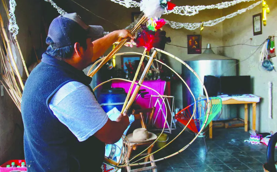 tejer-plumas-oaxaca-nvi