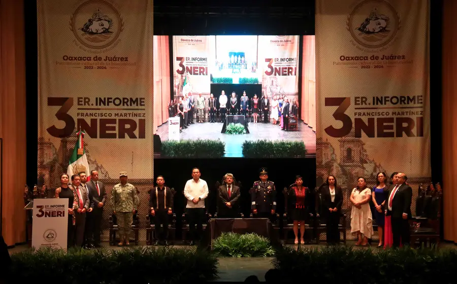  Francisco Martínez Neri presentó su Tercer Informe de Gobierno Municipal en el Teatro Macedonio Alcalá.