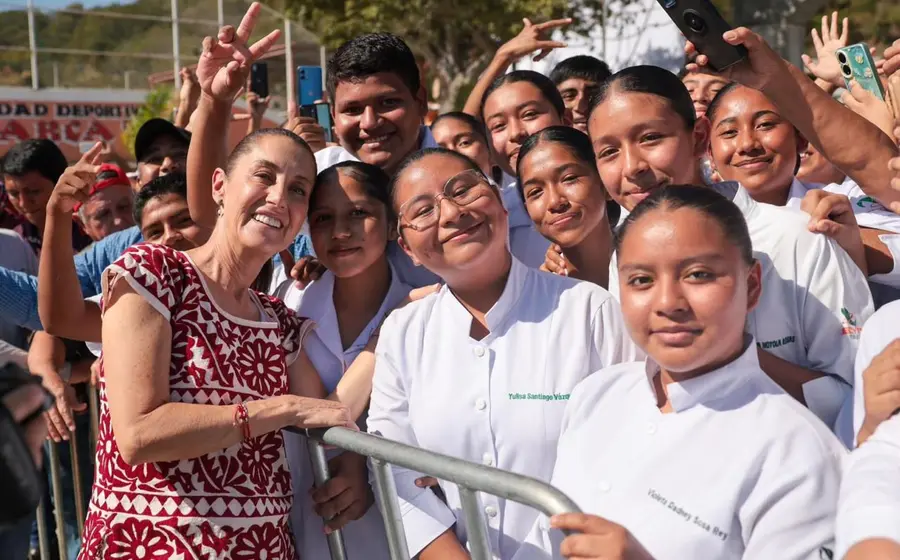 Habitantes no perdieron oportunidad de agradecer a la presidenta por la edificación del Centro de Salud Docente
