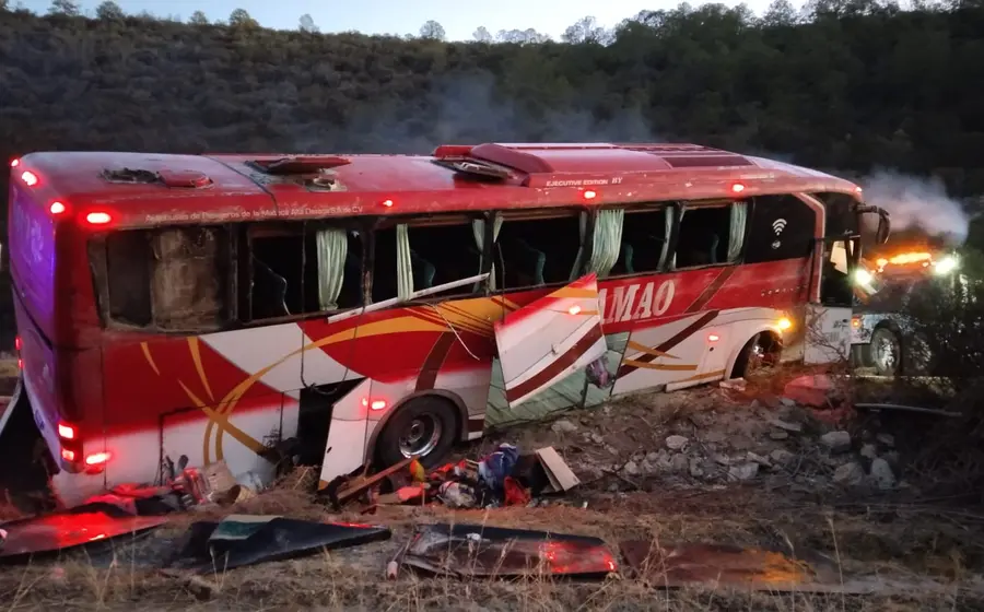 vuelca_autobus_16_lesionados_teposcolula