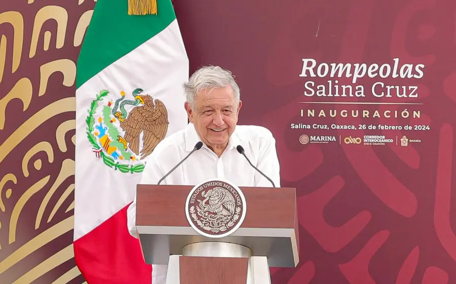 lopez_obrador_rompeolas_istmo