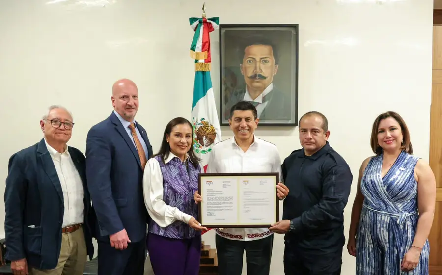 otorgan_certificación_c4