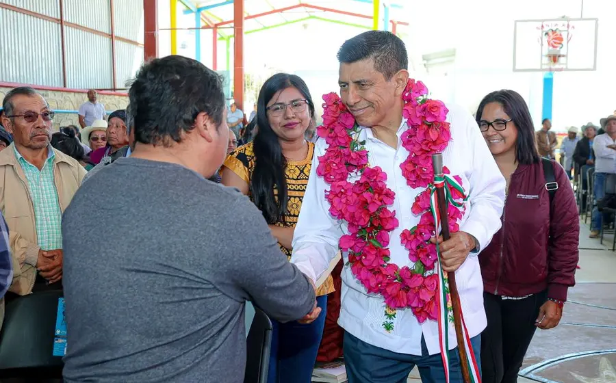 jara_anuncia_apoyos_yareni