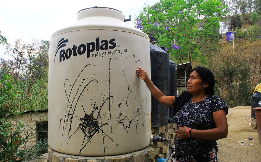 rotoplas-agua