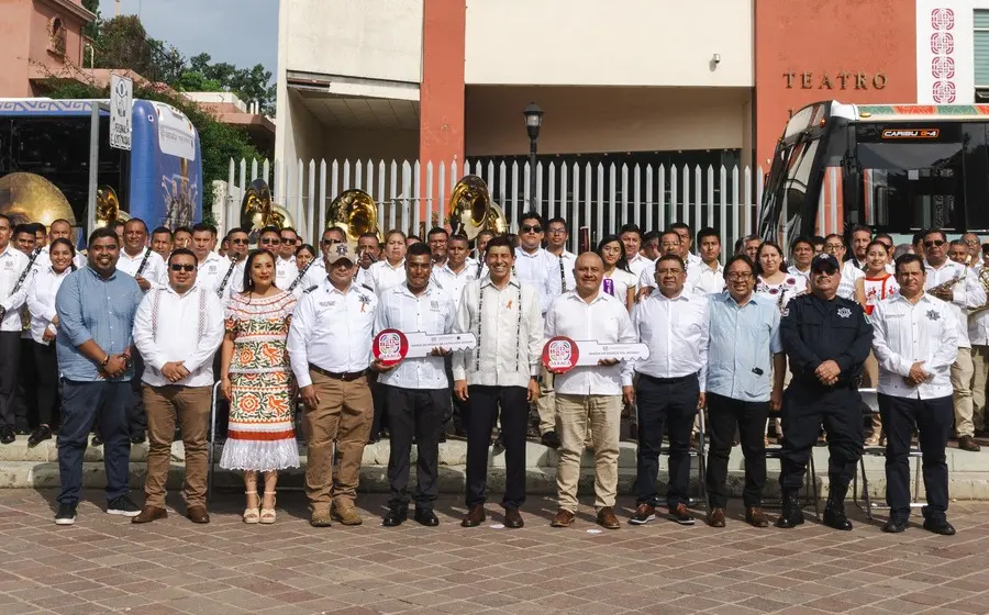 entrega_autobus_banda_musica_estado