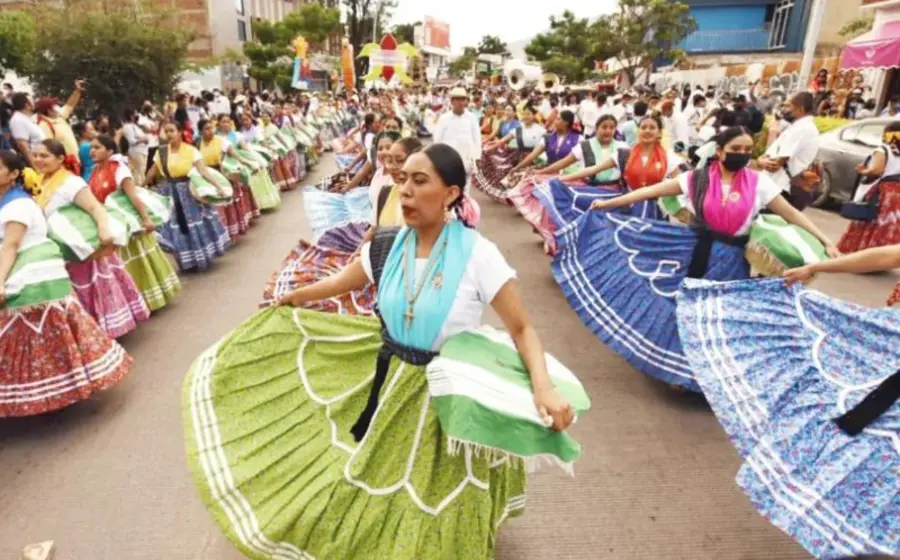 primer_desfile_delegaciones_guelaguetza_2024