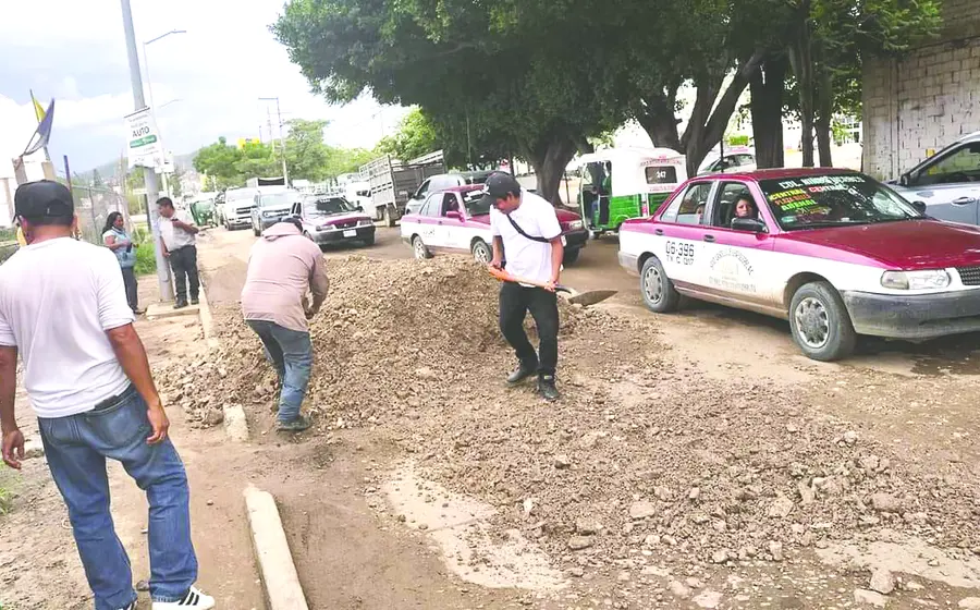 denuncian_abandono_carretera_atzompa