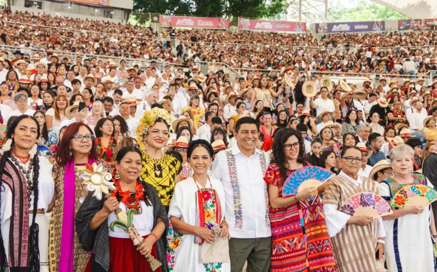 funcionarias_invitadas_salomon_jara_guelaguetza