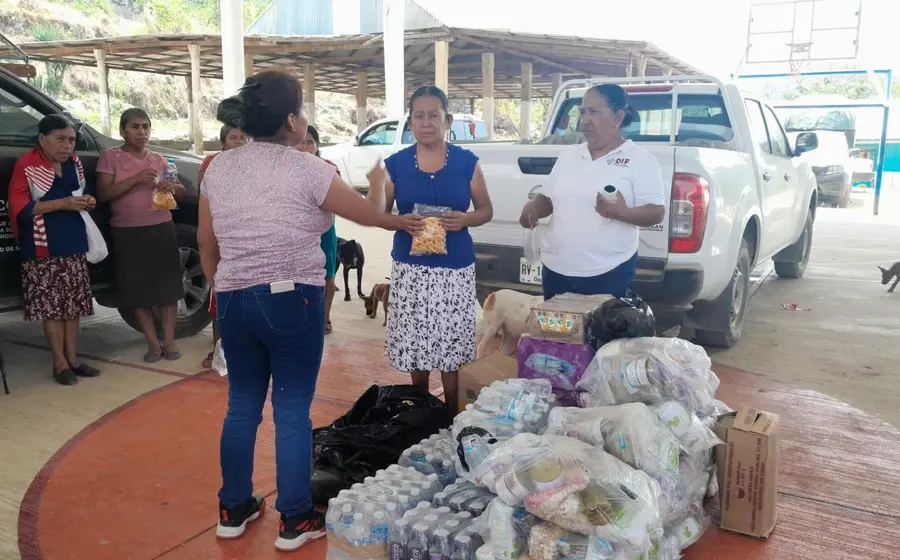 entregan_alimentacion_solidaria_combatientes_incendios