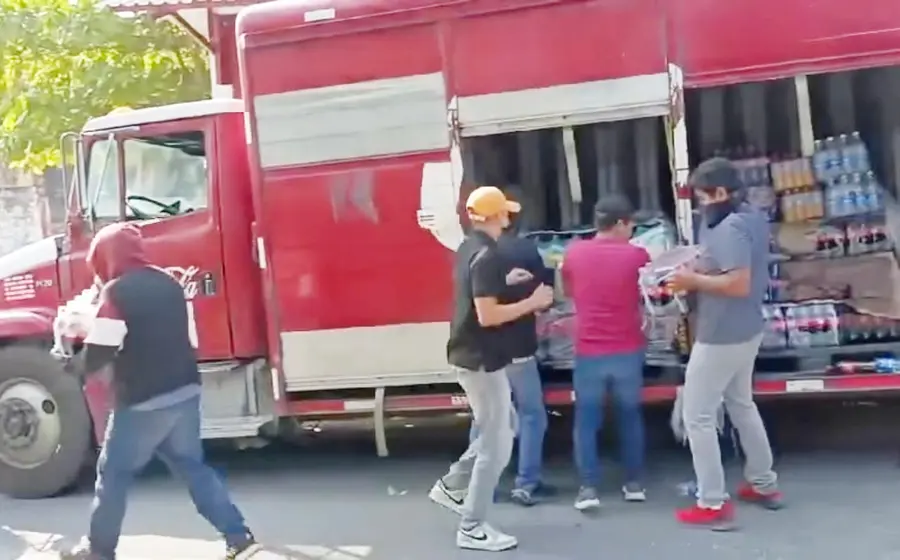 normalistas-robo-costa1