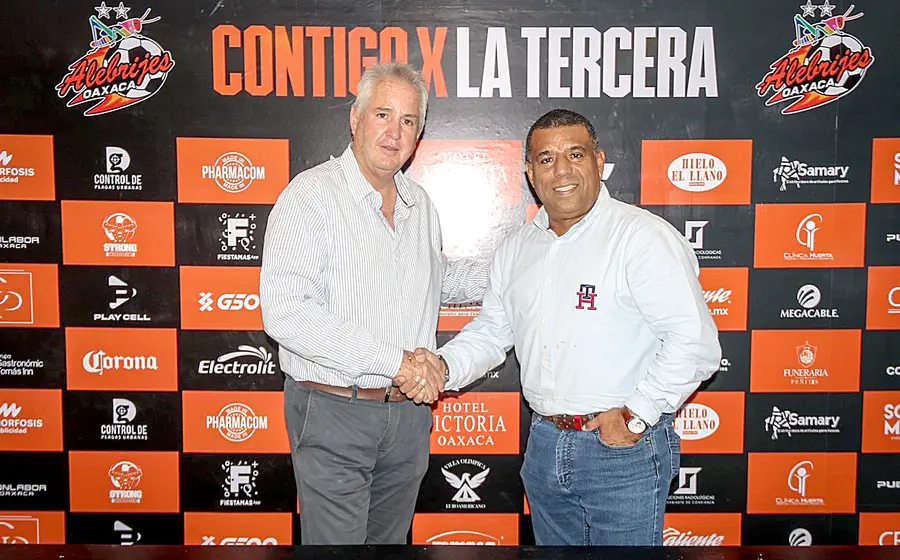 Juan Carlos Jones y Humberto Martínez hicieron oficial el convenio