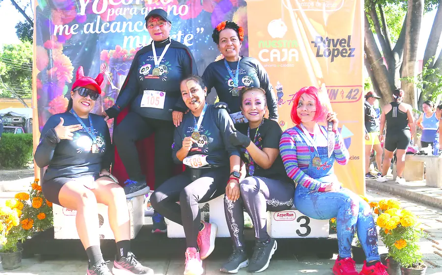 Con originales disfraces participaron