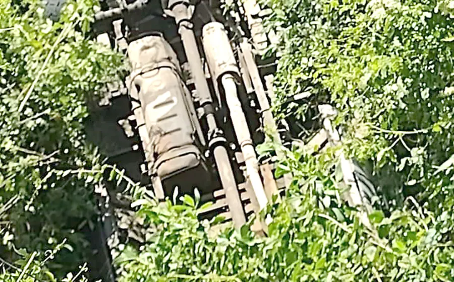 Daños dejan accidentes en la Mixteca, en el que se vieron involucra- dos un camión y una camioneta particular.
