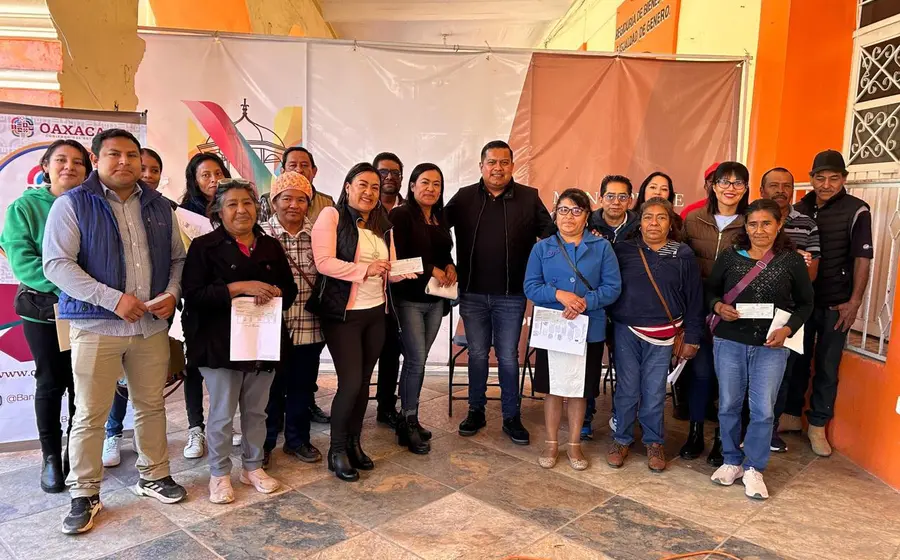 BanOaxaca benefició con 22 microcréditos a pequeñas y medianas empresas de Nochixtlán.
