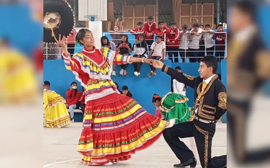 Los bailes del folklor nacional no pudieron faltar.