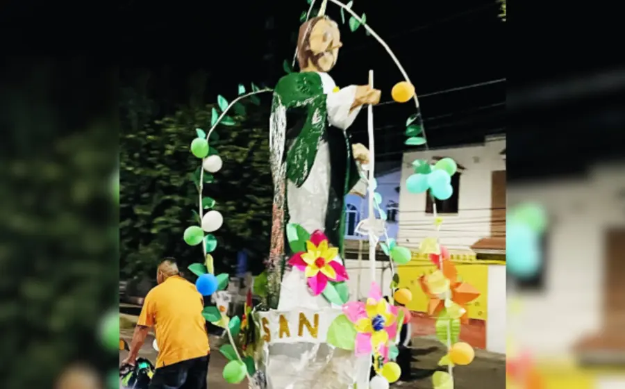 Las figuras monumentales desfilaron por las principales calles.