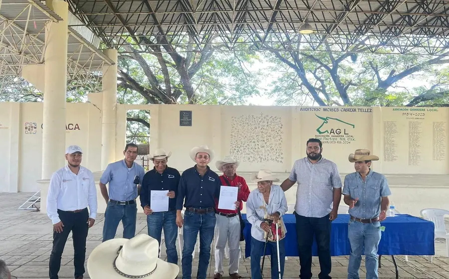 Más de 57 pequeños productores de ganado de la Costa de Oaxaca recibieron el pago.