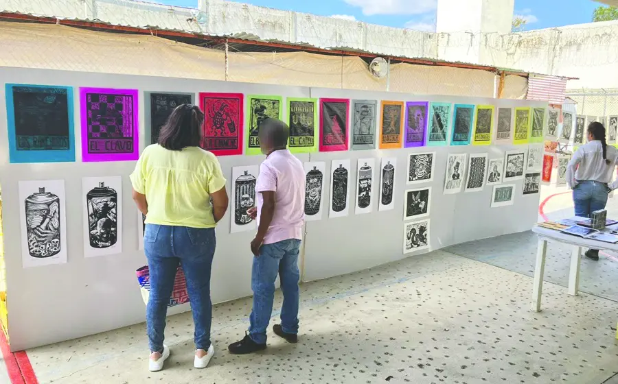 Presentan exposición con obras realizadas por PPL.