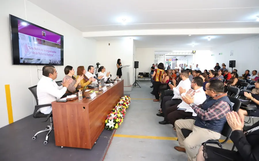 El panel tuvo como sede las instalaciones de la Multiversidad Mundo Sin Fronteras.
