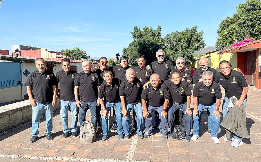 En esta ocasión fueron 16 los jugadores, que después de la misa, compartieron el pan y la sal.