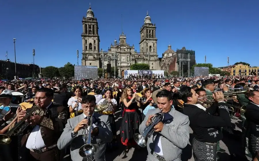 mariachi-zocalo