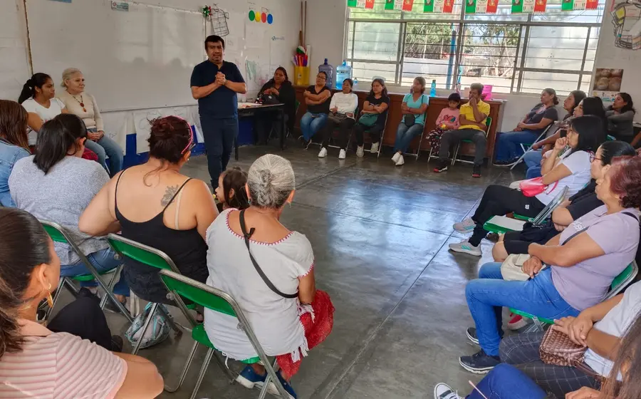 Charla a madres y padres de familia de alumnos de cuarto año de primaria