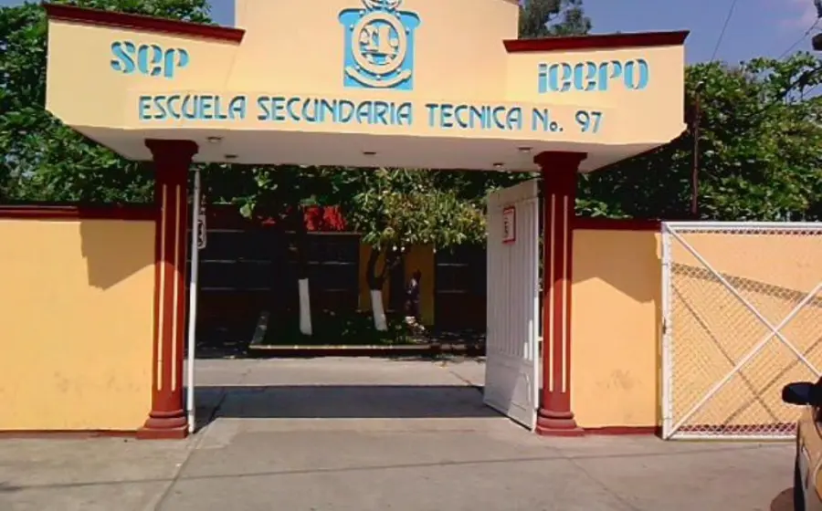 El líder de la S-22 señaló que clausurar la clave de los centros educativos por la falta de requisición del formato 911 es una medida de presión indebida.