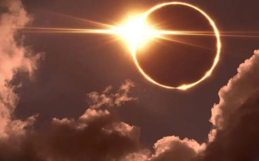 eclipse_aro_de_fuego