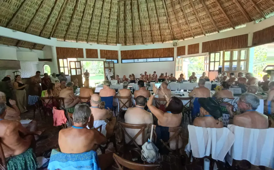 Con asistentes de 40 países, se realizó en Zipolite el 39 Congreso Mundial de Naturismo.