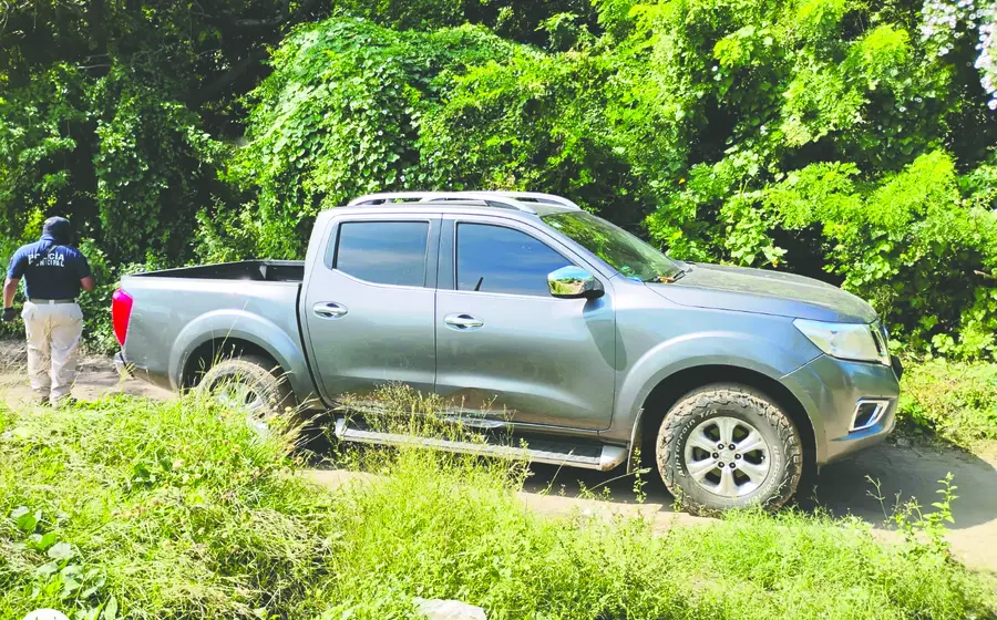 La camioneta del exelemento de la Guardia Nacional fue encontrada en el paraje conocido como Puente Mocho.