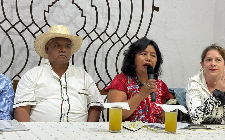 natmas_confesiones_poemario_bertha_cenobio