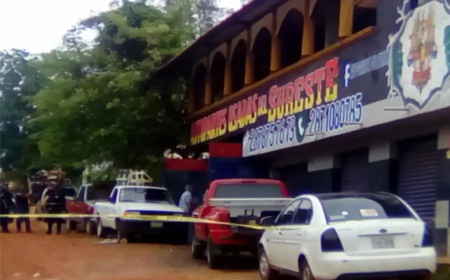 El doble crimen ocurrió en el local de autopartes Del Sureste en Tuxtepec.