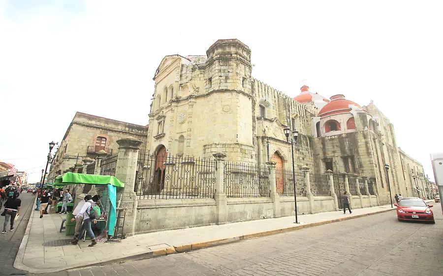 Templo de la Inmaculada Concepción, conocido popularmente como la Compañía de Jesús.