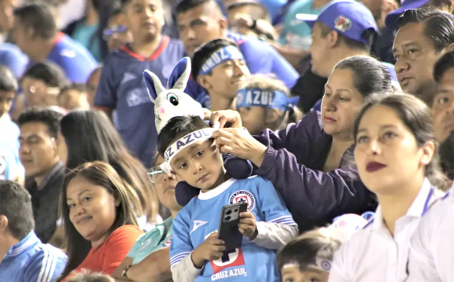 AFICION CRUZ AZUL-ESTADIO TEC (8)