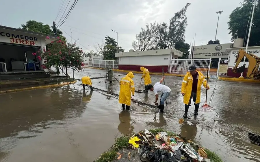 Salina Cruz suspende clases por fuertes lluvias