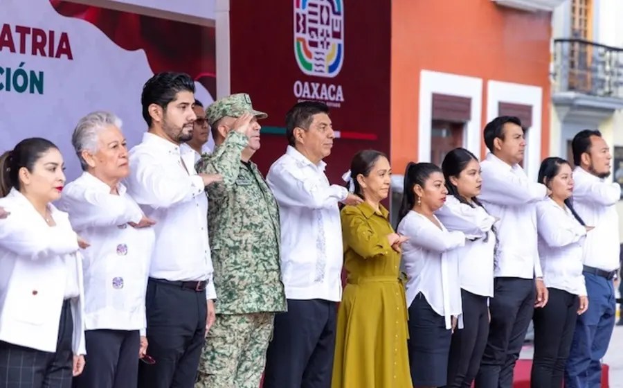 izamiento_bandera_gobernador_salomon_jara