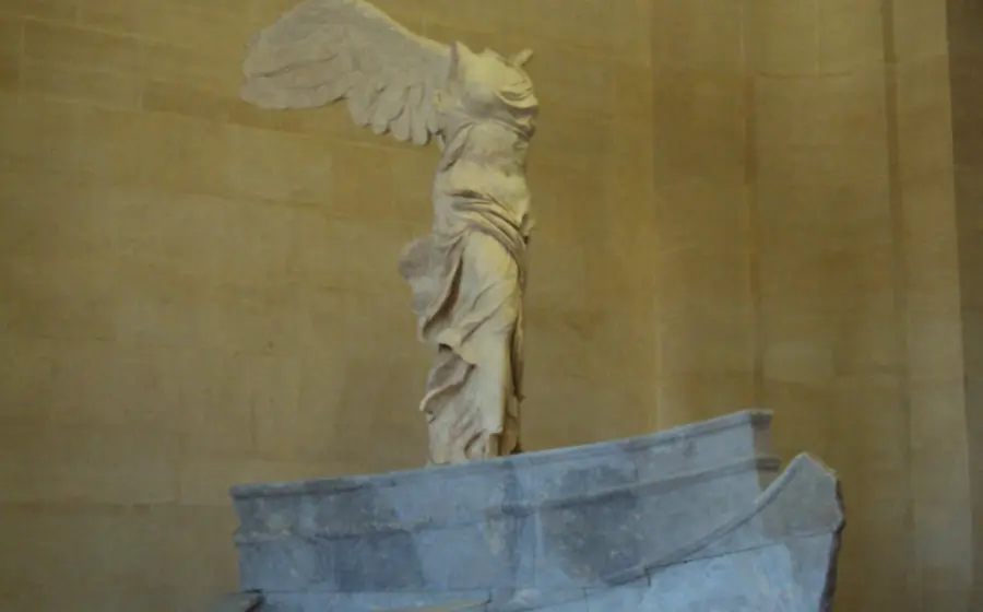escultura_victoria_de_samotracia