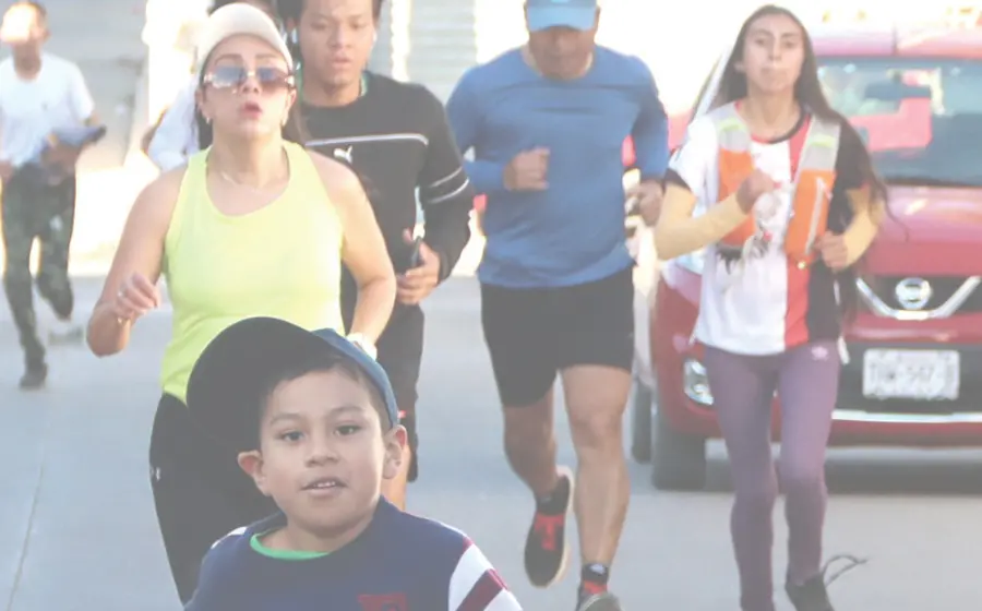 La Escuela Primaria Abraham Castellanos está de plácemes, por lo que invita a la comunidad oaxaqueña a participar en la Carrera Atlética del Centenario, que se efectuará el domingo seis de abril de 2025, a partir de las siete de la mañana.  La institución educativa celebra los 100 años de su creación con la realización de la carrera atlética que se disputará en las distancias de 5 y 2.5 kilómetros, en las categorías libre e infantil, respectivamente, en las ramas varonil y femenil.  Para los atletas de la c