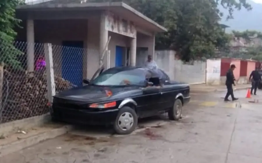 obrero_asesinado_auto