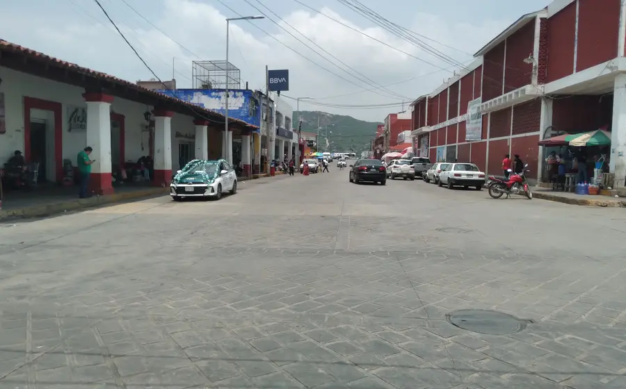 bloqueo_carretero_agua_afectacion_comercio