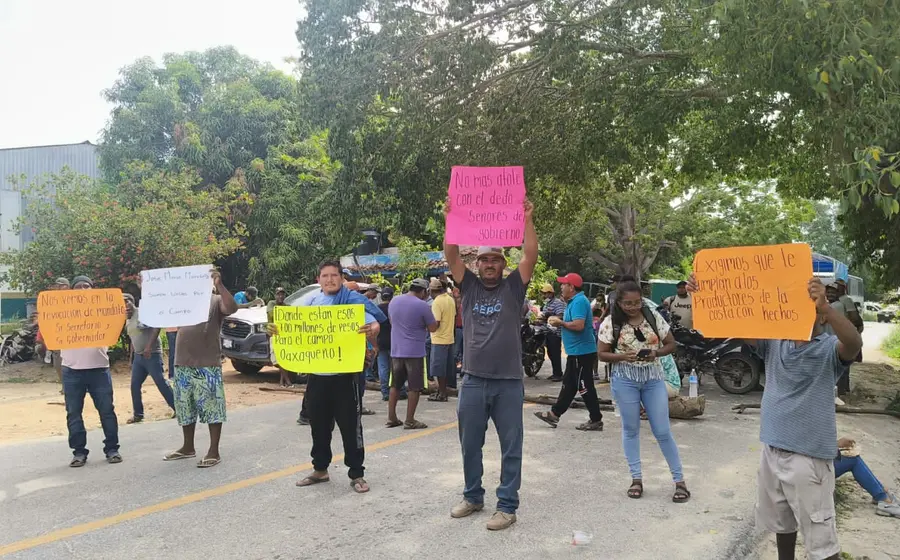 papaya_carretera_bloqueo_productores