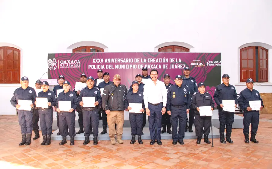 poli_municipio_oax_aniversario