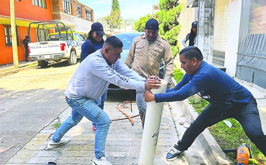 retiran-postes-reforma-oaxaca
