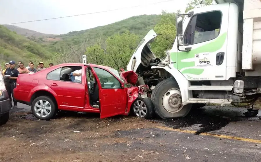 Imagen del tráfico en Oaxaca que ilustra la urgencia de armonizar la Ley de Movilidad para frenar los accidentes viales en el estado.