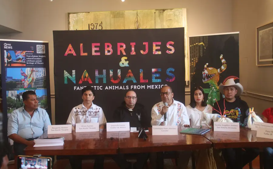 Coloridas figuras de alebrijes y nahuales, parte de la exitosa exposición de riqueza artesanal de Oaxaca que se presenta en Estados Unidos.