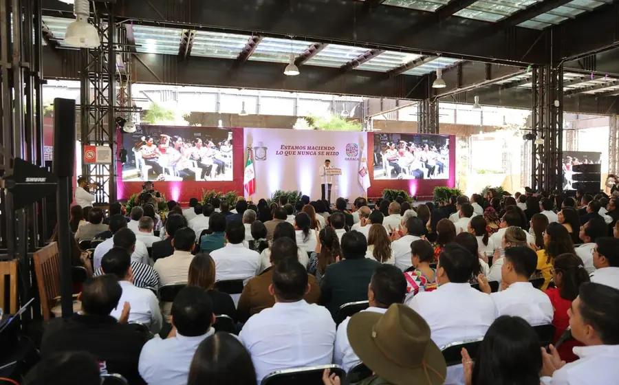 Autoridades gubernamentales exponen los resultados y pendientes del informe oficial de mitad de sexenio, destacando avances en infraestructura, salud y pobreza.