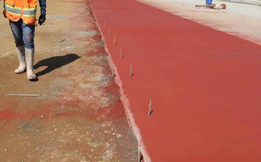 Avance de la obra de la ciclovía que conectará la Ex Garita con el aeropuerto, creando una vía segura para ciclistas en Oaxaca.